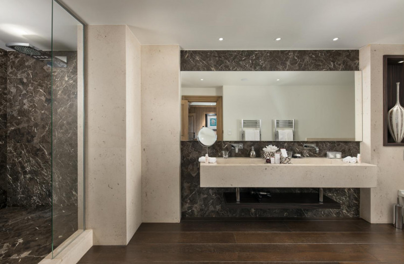 2f1c20de-eb42-4706-ae86-ba9df8bc730a-1451386