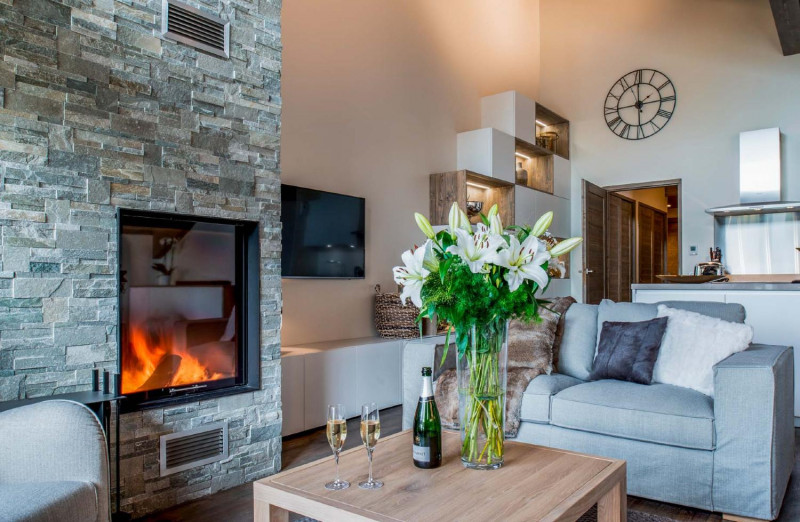 2mammoth-lodge-d108-1147827