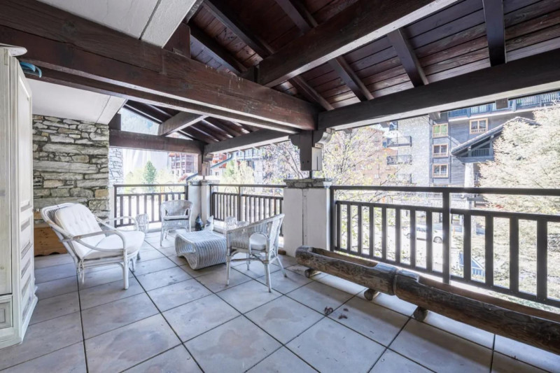 3-pieces-superbe-centre-village-avec-parking-13-1465992