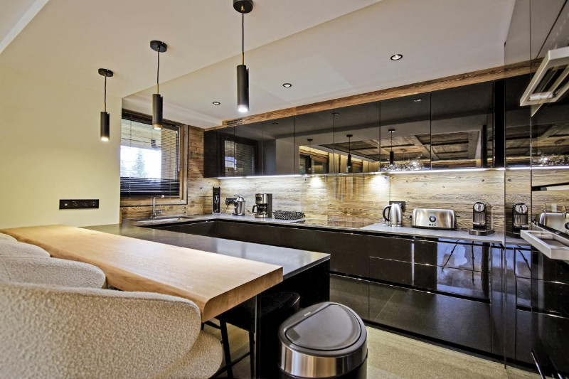 353f9c9b-ea71-4484-bafe-9c73d504e772-1450776