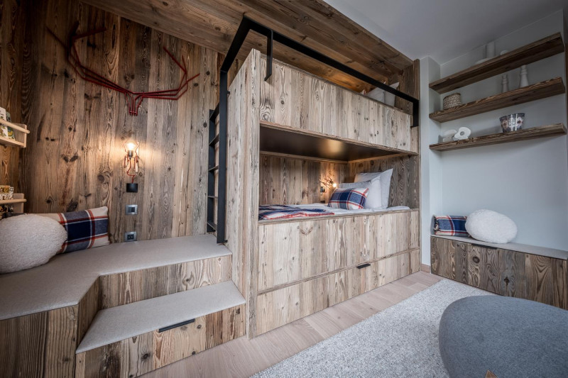 38c0611d-bf98-4446-b3b4-58850e5f656c-1451573