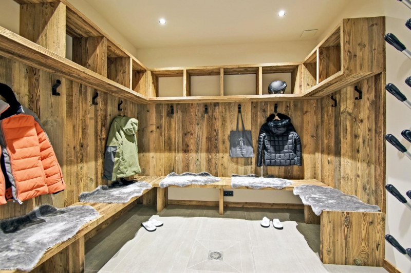 391d8574-1a20-4cd0-a1ec-e3f917bf9676-1451189