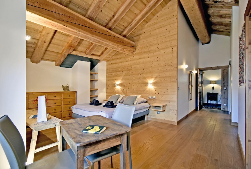 3da8349d-aeeb-41b4-ba91-ff64981c867a-1451126