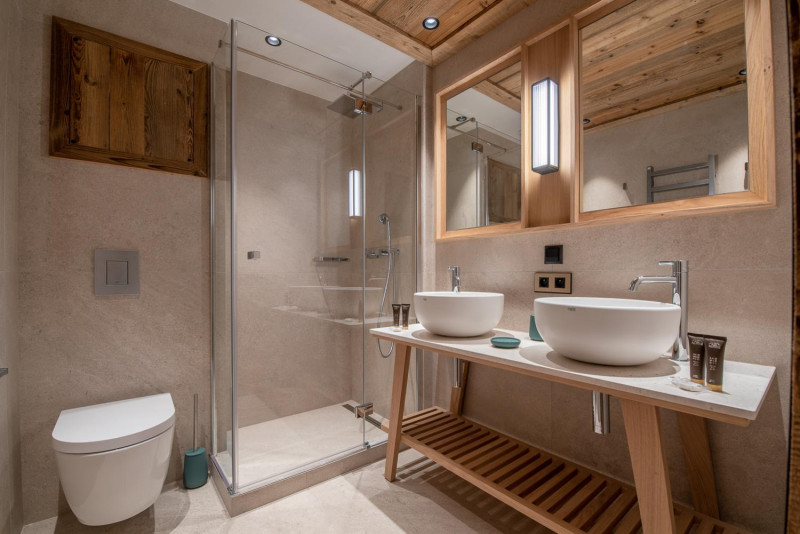 3fd61a72-05ad-45ce-bcc8-38ea46d7f961-1451033