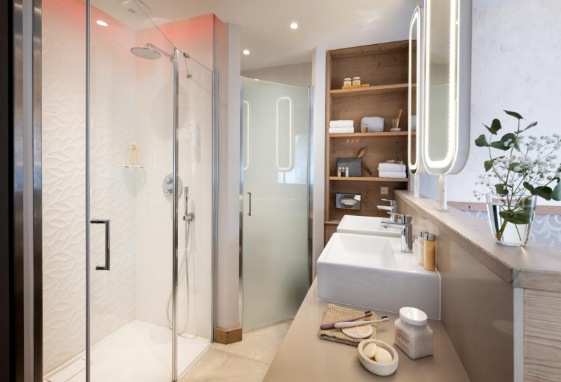 4-bathroom-hevana-2-bedroom-1038735