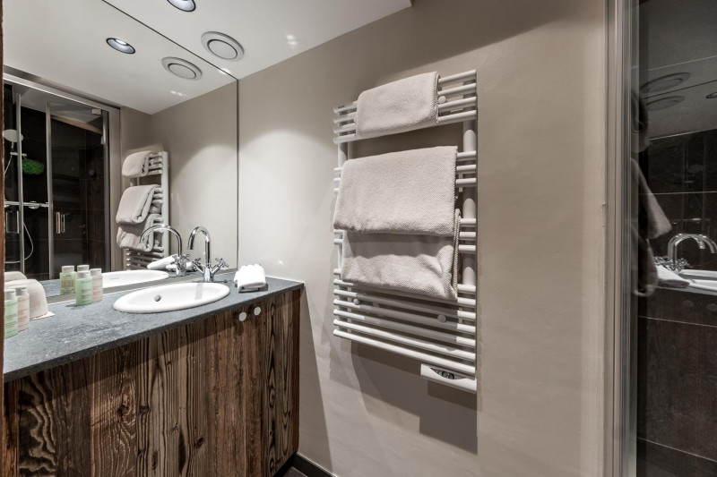 43b9bc44-57ba-4fd5-9878-8937728853f8-1451625