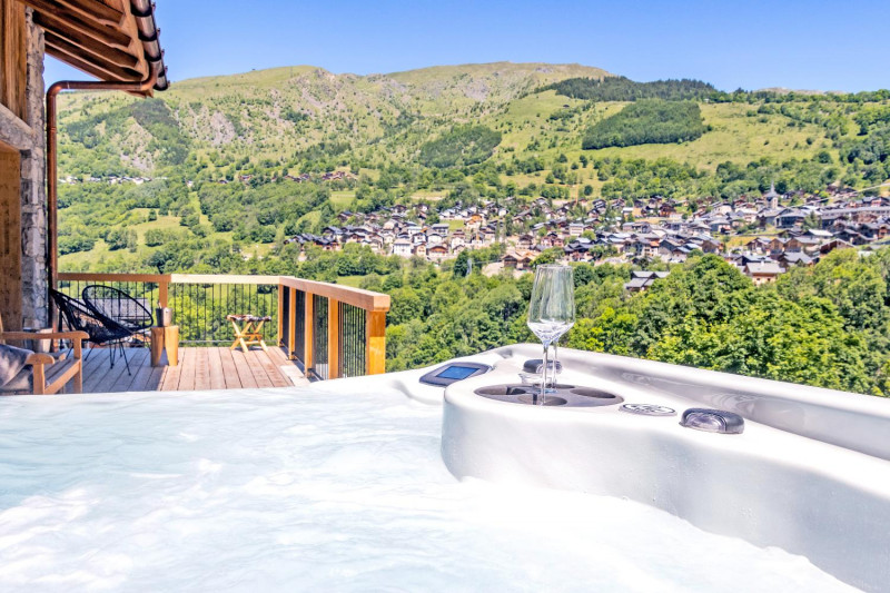 43dc575f-5f13-4f94-8ebb-dd3b385a9701-1451185