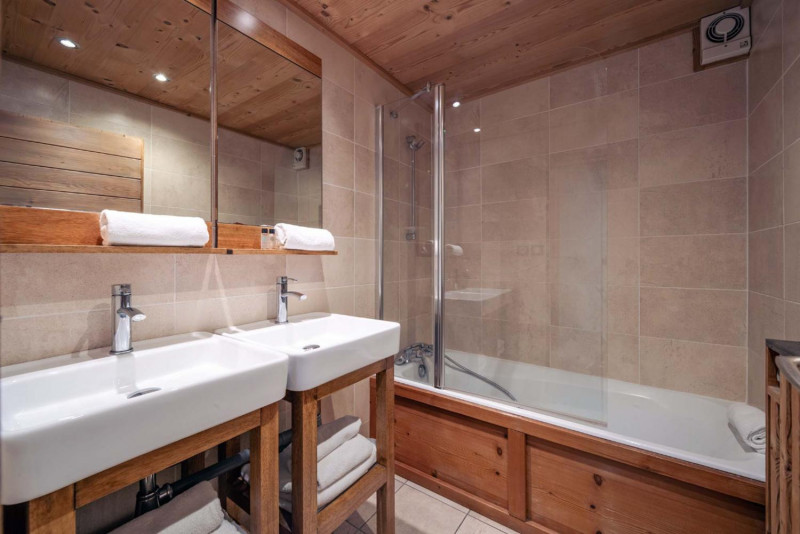 4ac76978-545f-41e7-8a32-d959d30a14ab-1450981