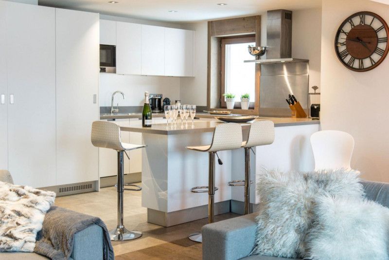 4pg-whistler-lodge-b1314-034-1147604