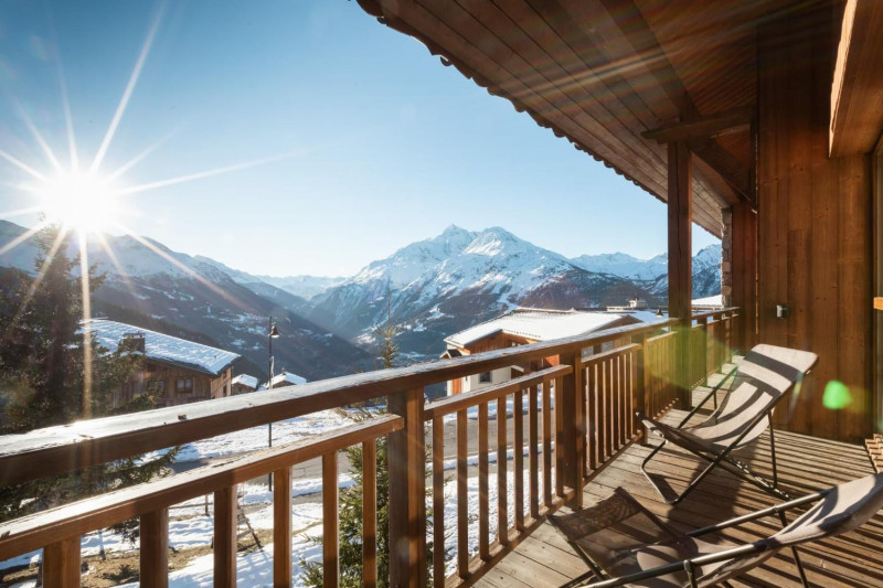 5-015-lesbalcons-apt132-12-14pers-c-reyboz-1462947