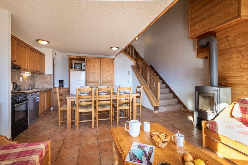 5-081-lesbalcons-apt535-6-8pers-c-reyboz-1462865
