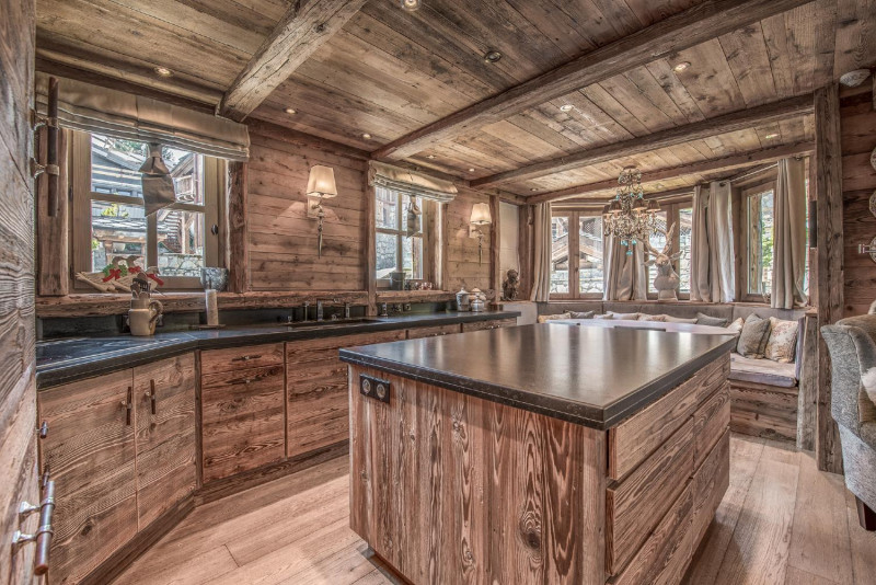 535ce350-91dc-4d17-a176-89be95072085-1451752