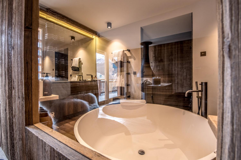 566efc78-c307-4a16-83c8-5e6127a2b31e-1450884