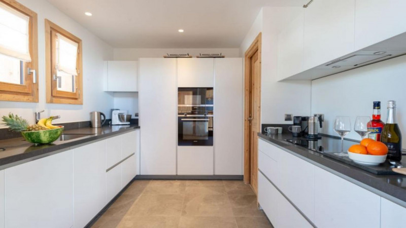 5907823-chalet-chanterella-kitchen-1267206