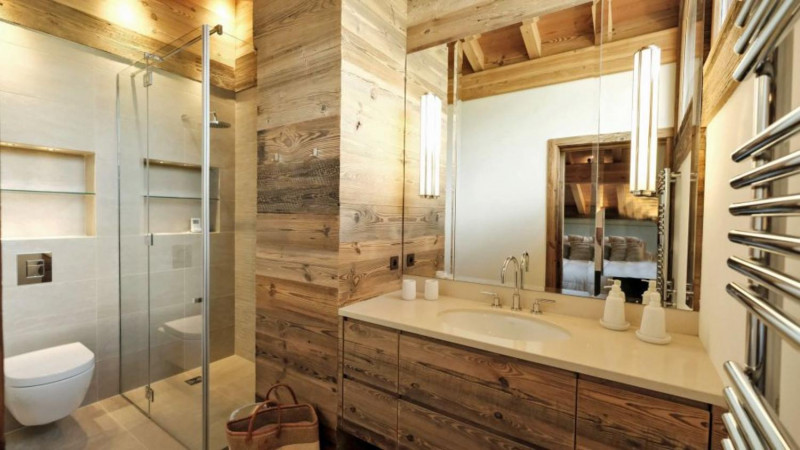 5946480-chalet-luna-bathroom-1449625