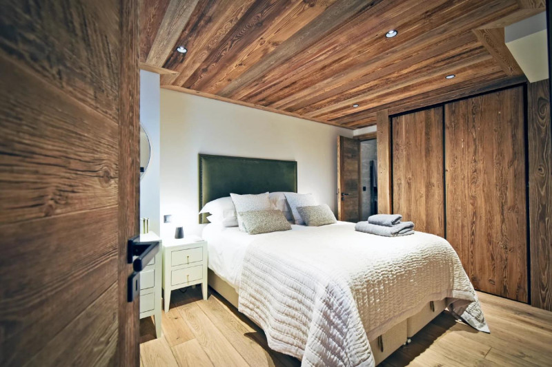 5c285bb6-b766-464f-8bde-5dce4dc8e648-1451050