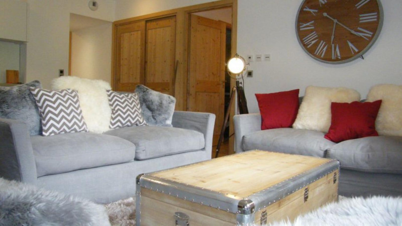 6104967-chalet-luna-living-room-1449632