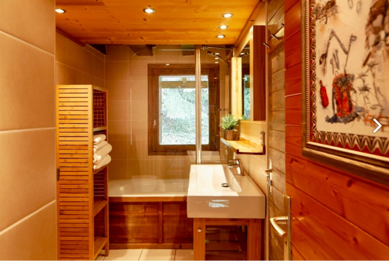 636e9ed6-809b-46fe-9398-190ca286df3a-1450986