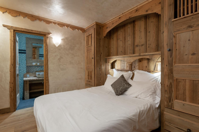 673f9ca6-2f5d-4274-ac52-52ff00e3b3c7-1451931