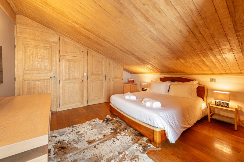 6ac544ab-8695-4e04-ab41-ddc0f962c198-1451668