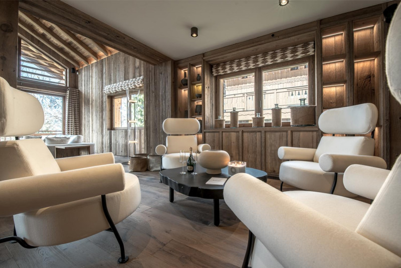 6e9b537e-6f51-477f-b15e-7ddeb2713223-1450903