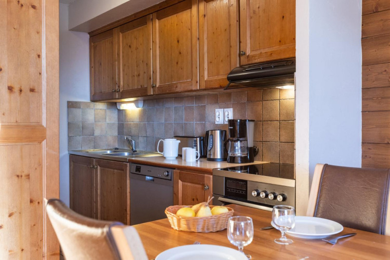7-017-lesbalcons-apt132-12-14pers-c-reyboz-1462949