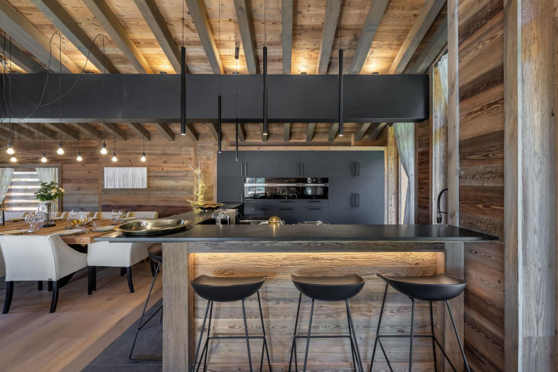 70020a1d-96b6-4f9a-b313-8ad71b77b2df-1451498