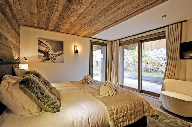 79aa5a41-6c3e-437f-b7f3-b12d4e3f4098-1450773