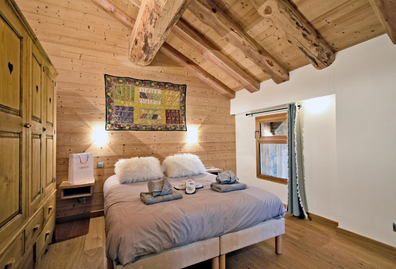 7b26ce78-b325-40c0-b136-16e148c1a71f-1451130