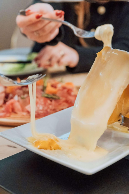 800x600-courchevel-steamboat-restaurant-3-58302-1465848