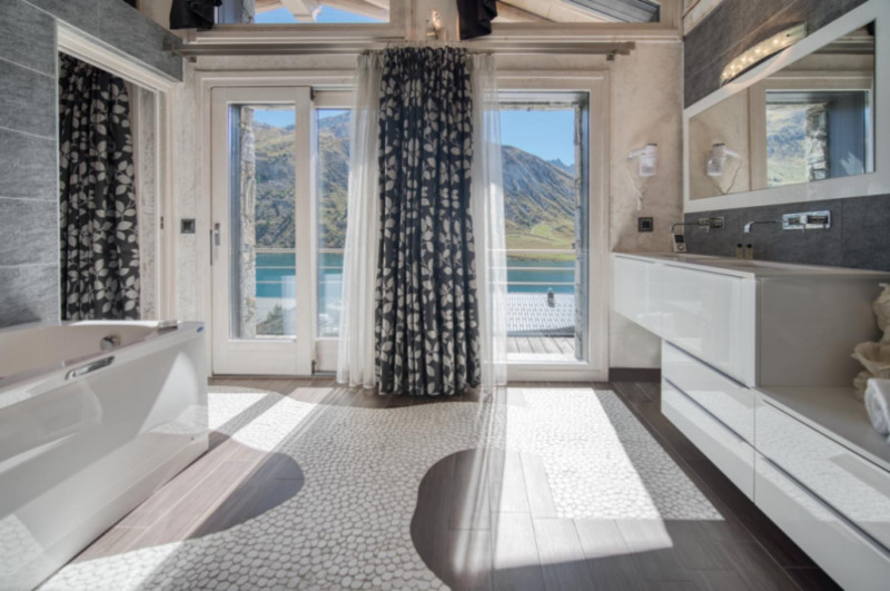 800x600-ensuite5-2973938-6437389-1266988