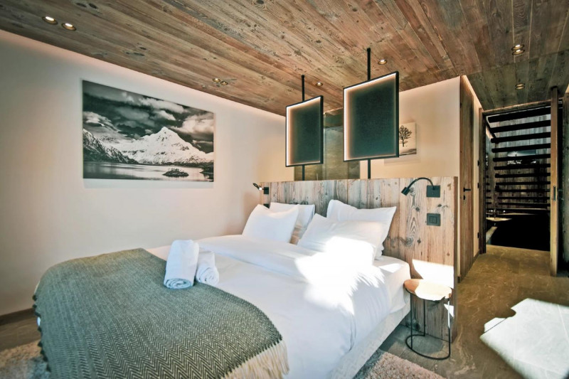 838d9d08-cce6-4c5f-a8d0-0ce9bd117e71-1451061