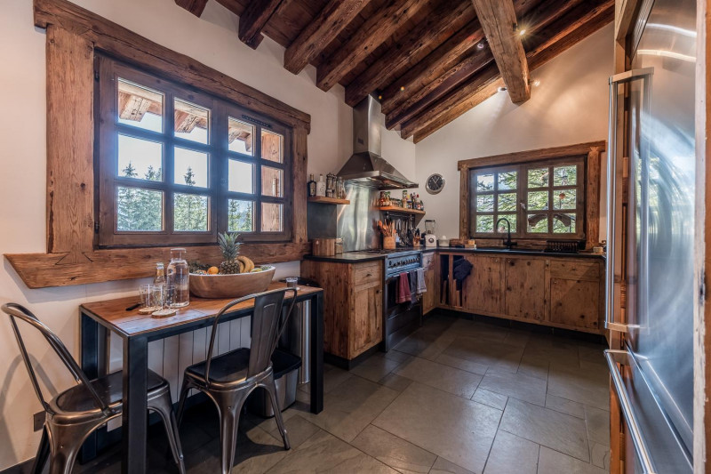 8ba19fa6-90f5-4817-baf7-142c613c608b-1451621