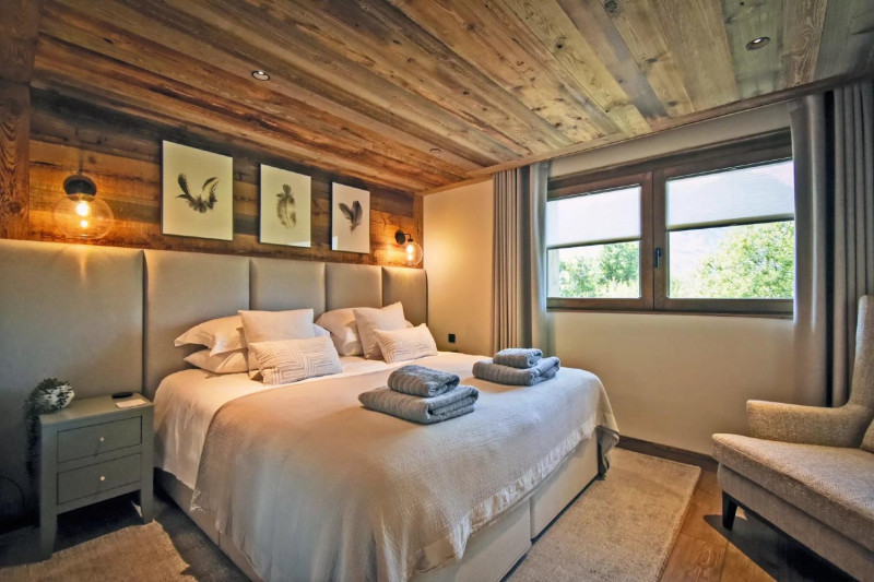 900b1e45-6481-4185-8ba0-d8fa7e68baa3-1451039