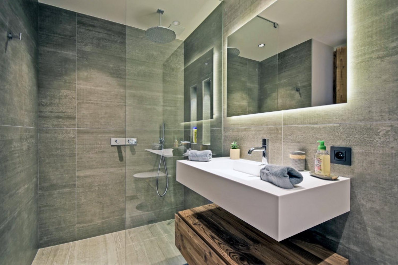 943d68c4-7e1e-4592-bce7-7c8a464b3c34-1451194