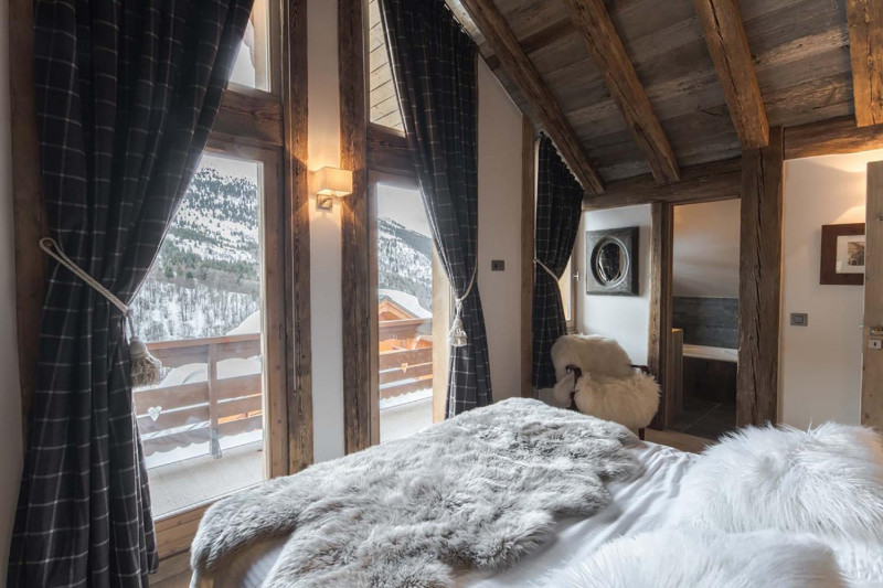 94e0b8cb-0107-42d8-b4d6-ba9d45d88b75-1450936