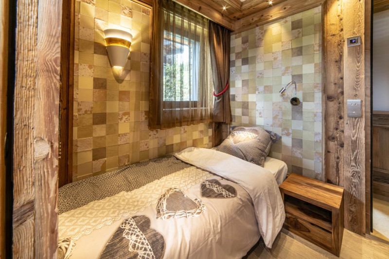 964451bd-6525-4626-95f9-f423154572fe-1451431