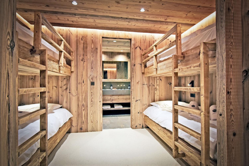 96a99f03-b38a-46ae-b76e-c7a3e53fa1e0-1451088