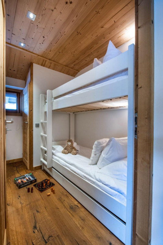 9pg-whistler-lodge-b07-006-1147588