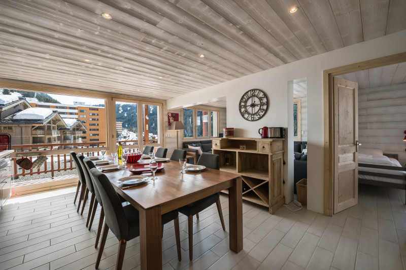 _lv_images__lot_0000010040_01_1445566