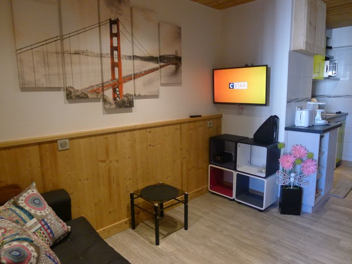 _lv_images__lot_0000040003_02_1446194