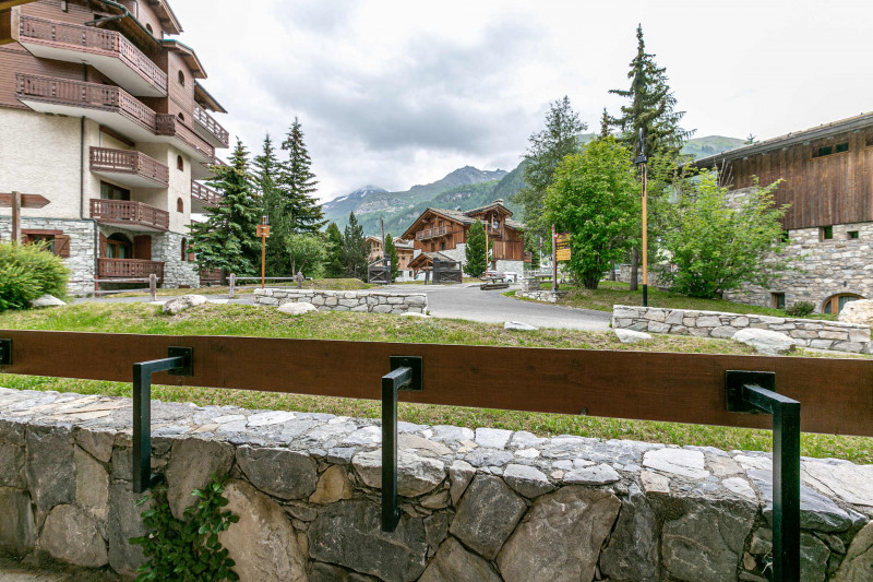 _lv_images__lot_0002340194_13_1457735