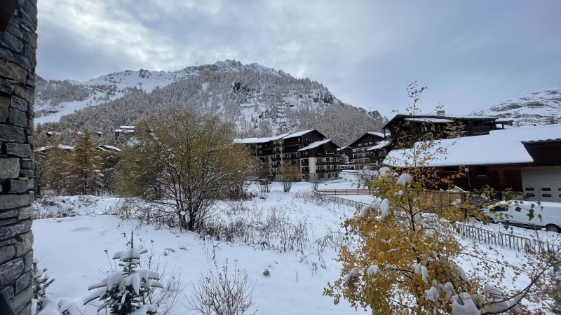 _lv_images__lot_0002340273_16_1457067