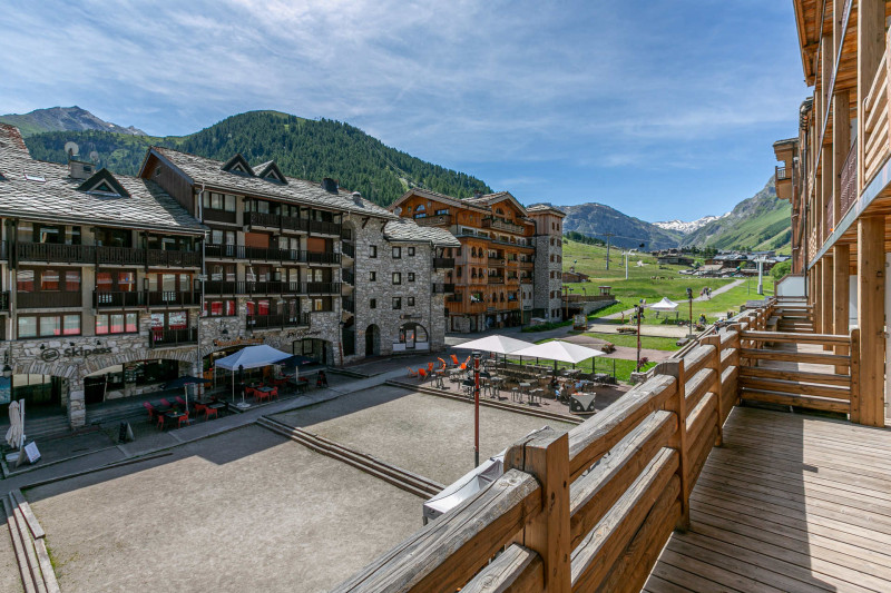 _lv_images__lot_0002340339_15_1456895