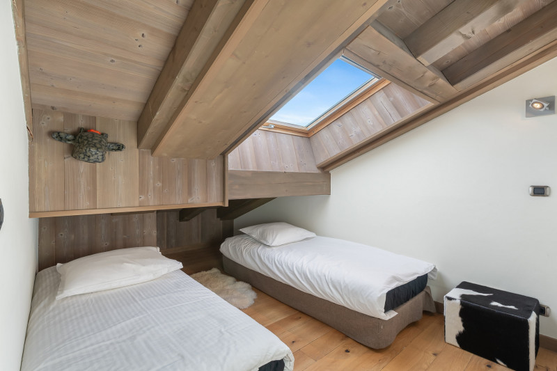 _lv_images__lot_0020010003_10_1448586