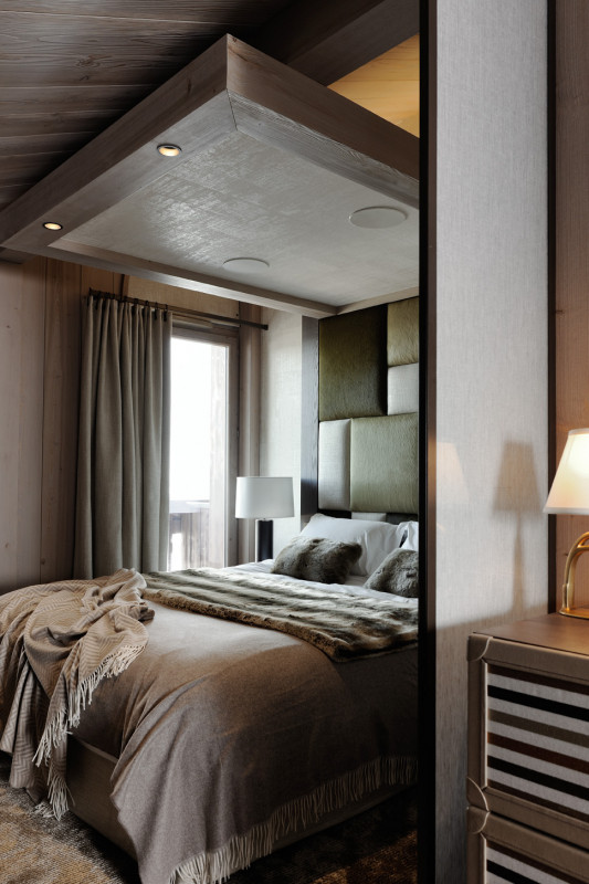 _lv_images__lot_0020680005_15_1448370