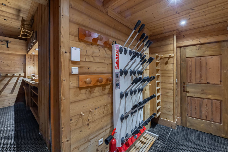 _lv_images__lot_0020810001_15_1448204