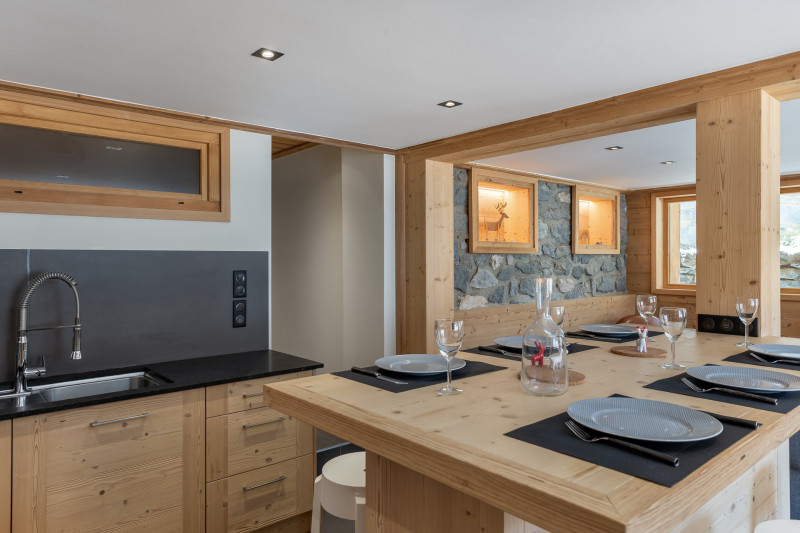 _lv_images__lot_0030990002_02_1444799