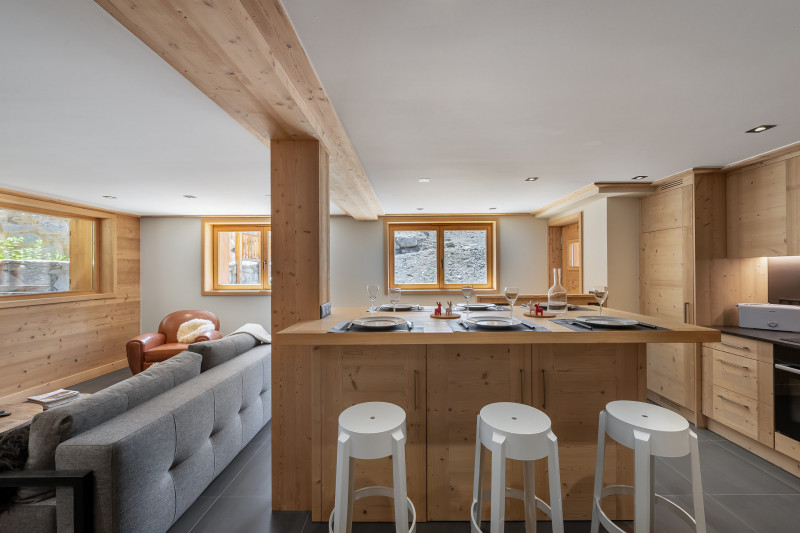 _lv_images__lot_0030990002_13_1444809