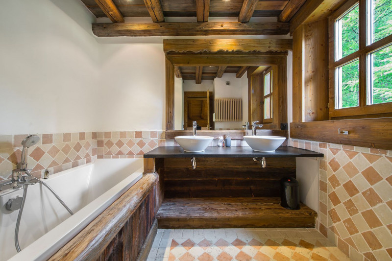 _lv_images__lot_0060310001_12_1446560